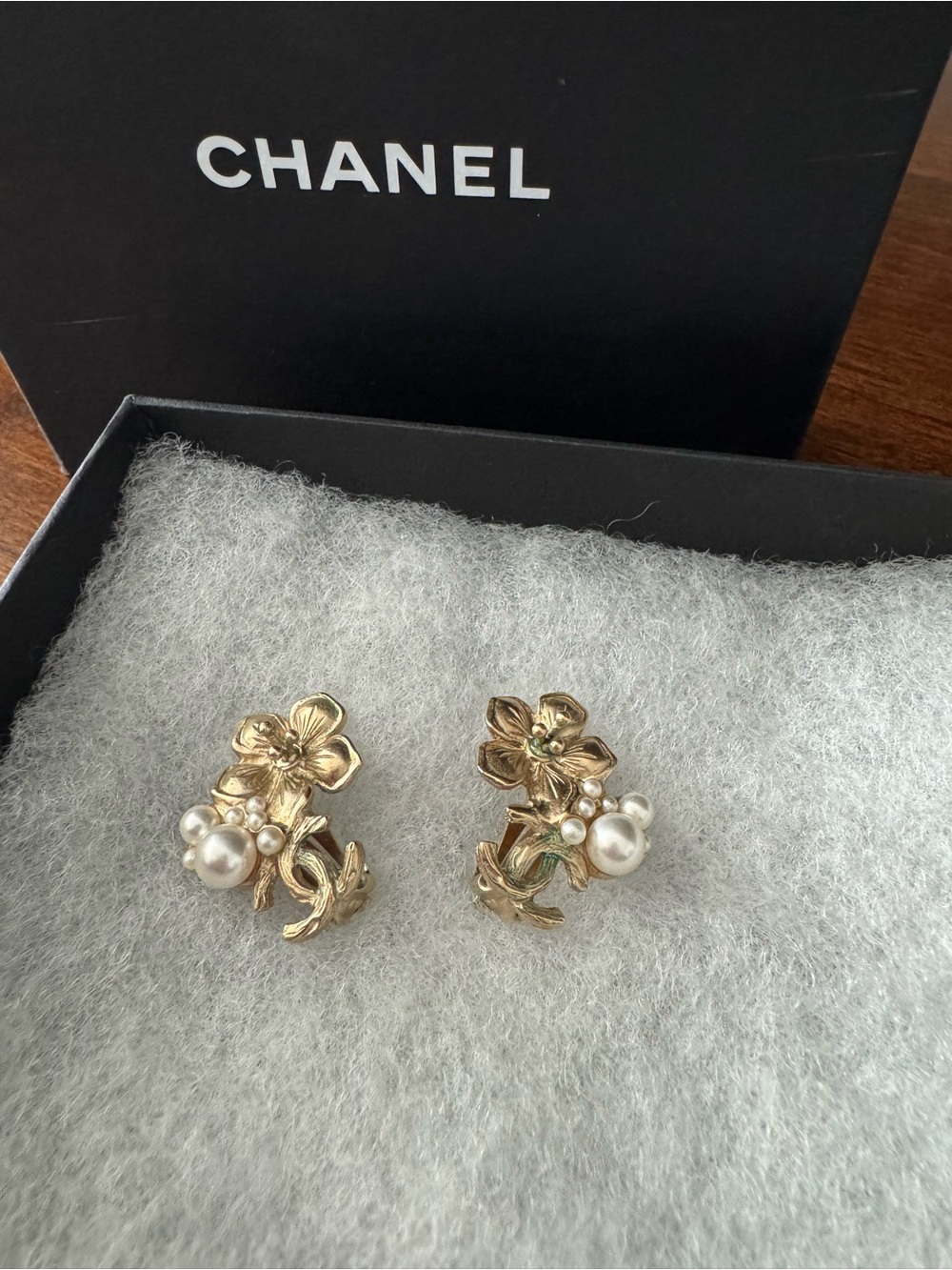 Authentic CHANEL Gold Floral Pearl Clip Earrings with White Pearls